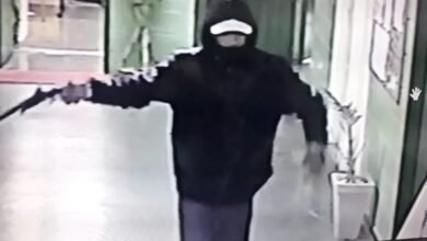 VÍDEO - Homem armado invade escola municipal de São Paulo