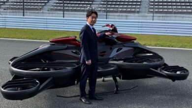 Moto voadora é exposta em feira de automóveis nos Estados Unidos