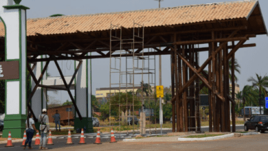 Secretária de Obras solicita empresa para reparos no Pórtico Turístico