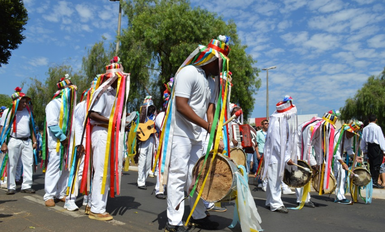 'Cultura no Coreto' recebe atrações com mistura de congada, rock e blues, confira a programação