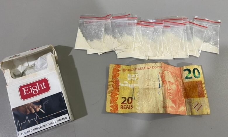 Adolescente de 15 anos é detido vendendo cocaína