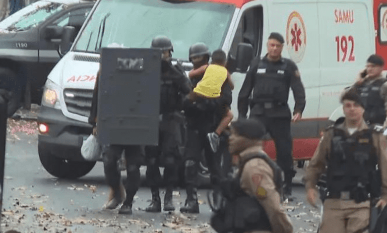 Menino de 7 anos e jovem são libertados após 16 horas de sequestro