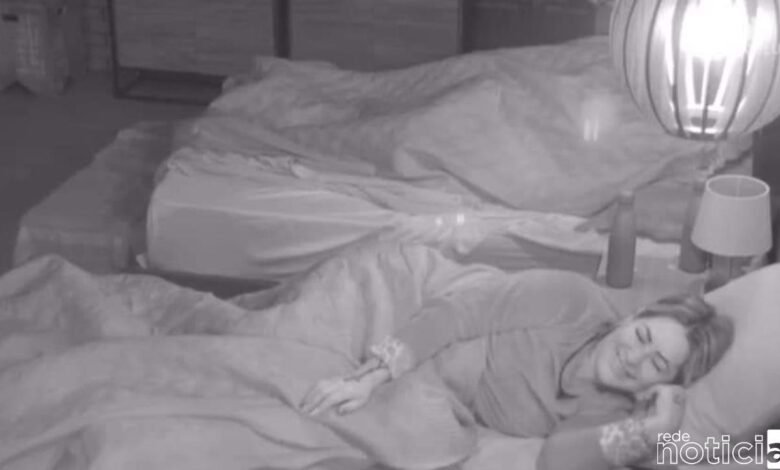Suzi e André transam em 'A Fazenda' e constrangem Baronesa