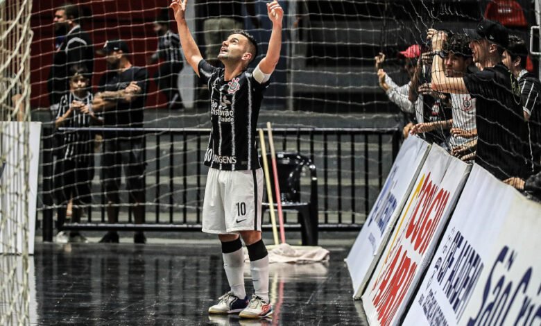 Corinthians enfrenta o Joinville no primeiro jogo das quartas de final da LNF