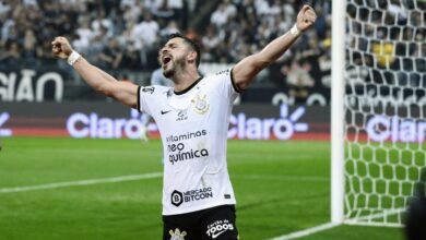 Corinthians arrasa o Fluminense e vai pegar o Flamengo na final da Copa do Brasil