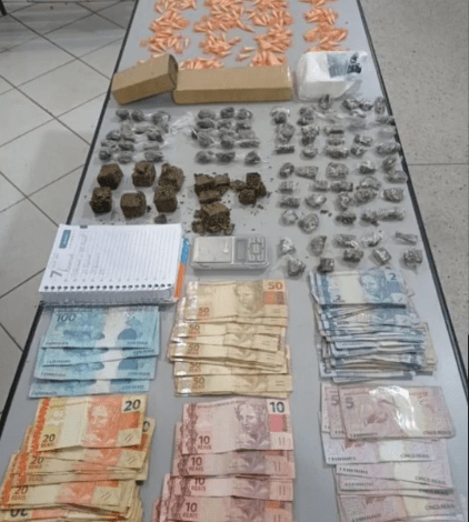 Polícia descobre imóvel com 2 quilos de drogas escondidas