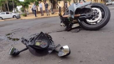 Motorista é socorrido após acidente no centro de Barretos