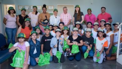 Estudantes da rede municipal de ensino visitam laboratório de análises agrícolas
