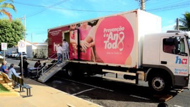 Unidades de Saúde orientam moradoras sobre prevençãoao câncer de mama durante o Outubro Rosa