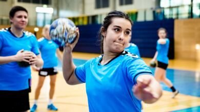 Sesi oferece aulas gratuitas de karatê e handebol