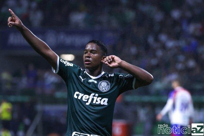 Palmeiras coroa o título do Brasileiro com goleada sobre o Fortaleza