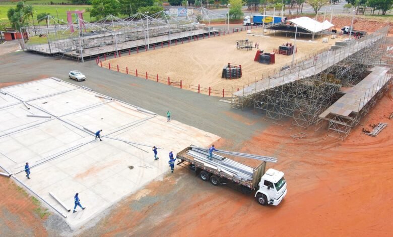 Olímpia Rodeo Music inicia montagem da estrutura da festa no Recinto do Folclore