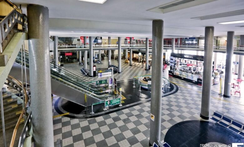 Aeronautas entram em greve e provocam atrasos de voos