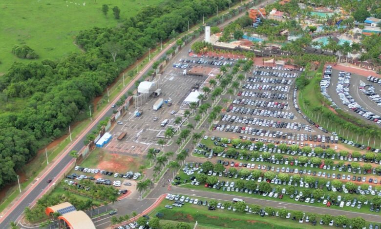 Olímpia inicia montagem da estrutura para o Réveillon das Águas 2023