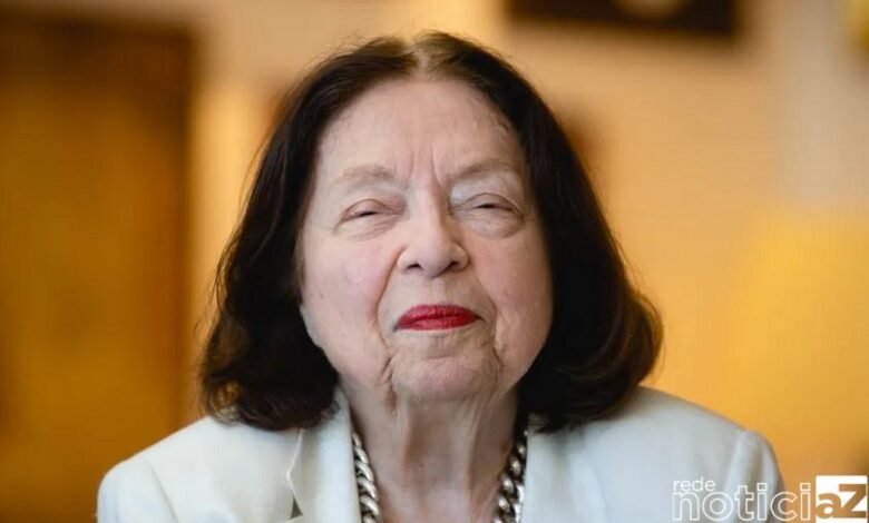 Primeira presidente da Academia Brasileira de Letras morre aos 85 anos