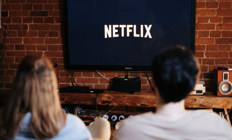 No Twitter, a plataforma divulgou tanto as séries quanto os filmes que foram os favoritos dos assinantes.