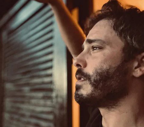 Ator Thiago Rodrigues é brutalmente espancado em assalto no Rio