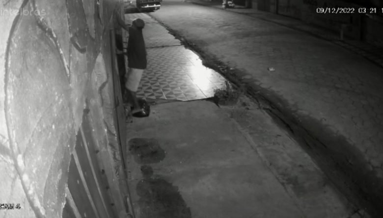 VÍDEO - Homem acusado de furtar fios no litoral sul é identificado