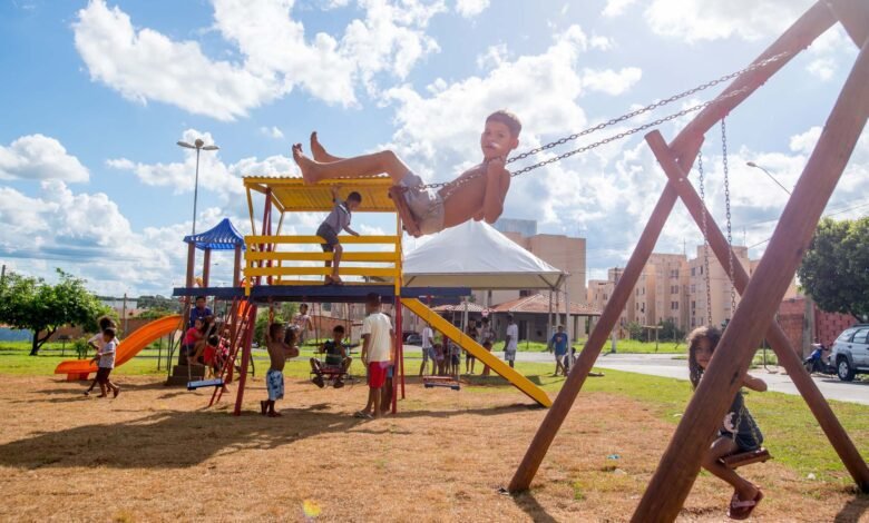 Prefeitura revitaliza playground no bairro Nadir Kenan