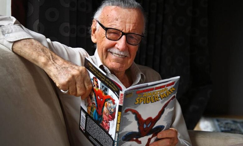 Para comemorar o aniversário de Stan Lee, que completaria 100 anos nesta quarta-feira (28), o Disney+ e a Marvel Studios revelaram