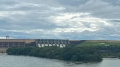 Comportas da Hidrelétrica Marimbondo são abertas para o controle do volume de água na região