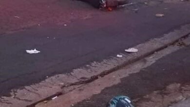 Acidente entre moto e ônibus deixa homem ferido