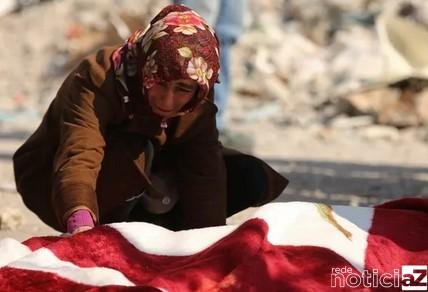 Número de mortos pelo terremoto na Turquia e Síria passam de 24 mil