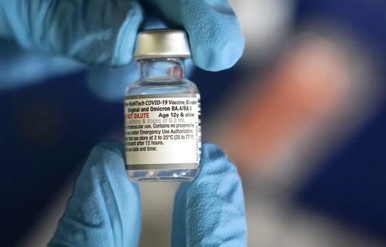 Brasil começa a campanha de vacinação contra a Covid com o imunizante bivalente