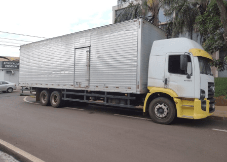 Caminhão roubado que transportava aquecedor solar é encontrado na rodovia Assis Chateaubriand