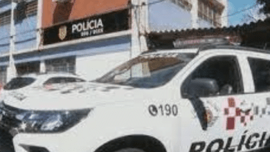 Motorista é ameaçado por ciclista após acidente em rotatória