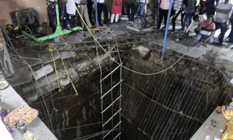 Vídeo - Chão de Templo na Índia desaba e deixa 13 mortos