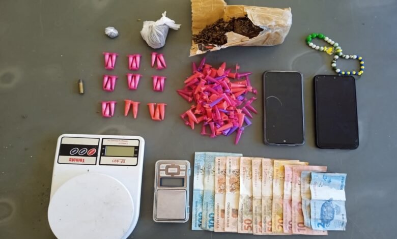 Homem é preso e adolescente apreendida por tráfico de drogas