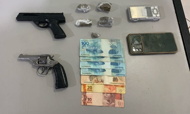 Homem é preso após ser flagrado com revólver e entorpecentes