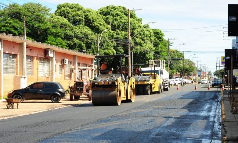 Prefeitura finaliza recapeamento da Rua 30 e inicia novo trecho