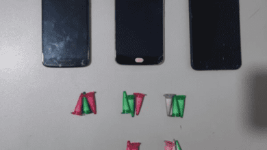 Homem procurado por roubo é detido por tráfico de drogas