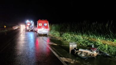 Acidente entre carro e moto deixa dois feridos na rodovia Brigadeiro Faria Lima