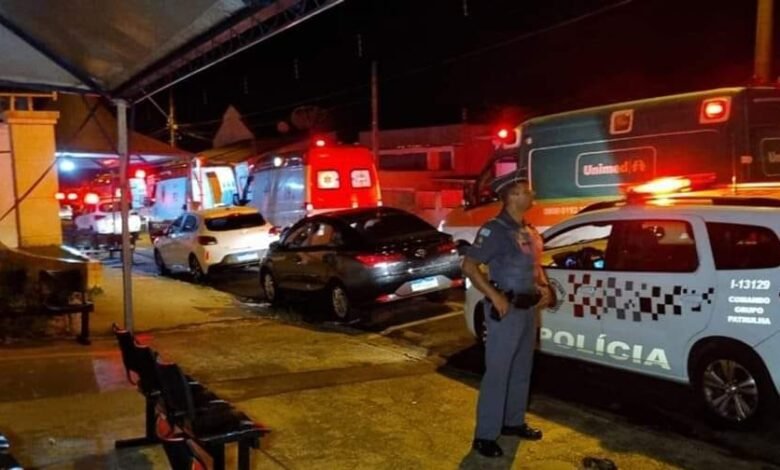 Homem invade hospital e esfaqueia sete pessoas