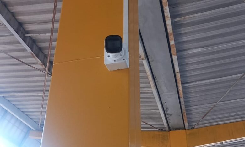 As melhorias do Terminal de Integração contemplam a pintura – já concluída –, a troca dos pisos e a manutenção da rede hidráulica dos banheiros. A reforma é realizada com recursos próprios do município e a pintura foi realizada por equipes das duas secretarias.