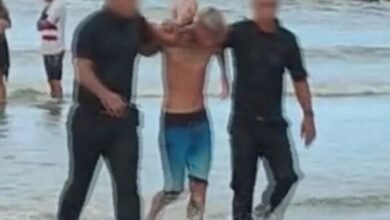 VÍDEO - Bandido é capturado ao tentar fugir pelo mar em SP, após roubo e agressão