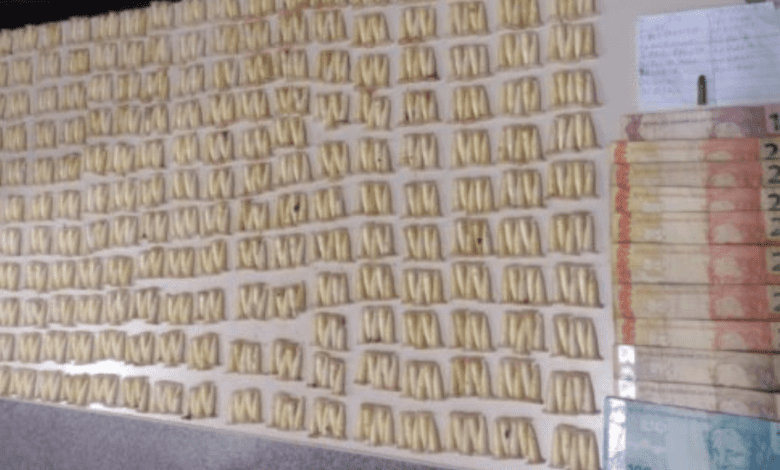 Detido por tráfico de drogas, suspeito é encontrado com anotações de vendas e munição de revólver