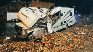 Banda brasileira tem veículo destruído por tornado nos EUA