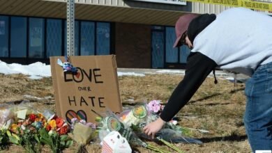 Atirador é detido após massacre em bar gay nos Estados Unidos