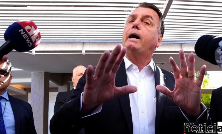 Bolsonaro nega adulteração no cartão da vacina e diz “não ter tomado a vacina”