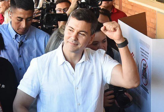 Paraguai elege Santiago Peña como novo presidente