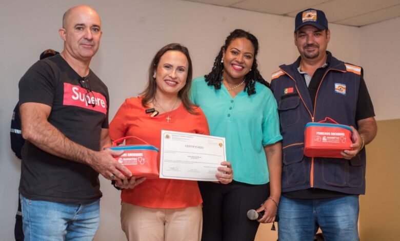 Gestora destaca importância da formação em primeiros socorros para professores e funcionários de escolas