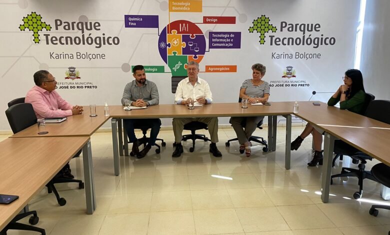 Parceria entre prefeituras propõe implantação de incubadora de empresas