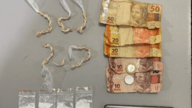 Jovem é detido pela polícia por tráfico de drogas