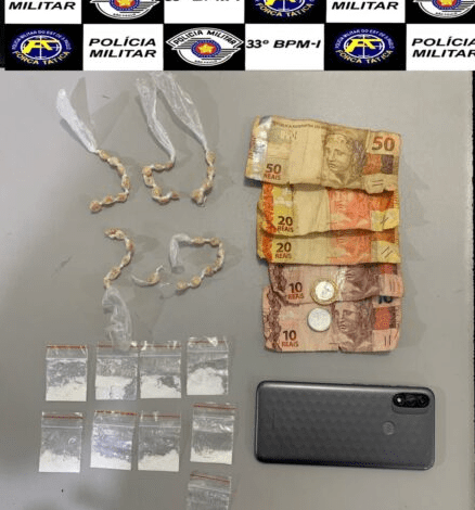 Jovem é detido pela polícia por tráfico de drogas