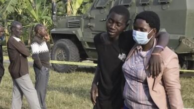 Escola é alvo de ataque em Uganda e mata mais de 40 pessoas