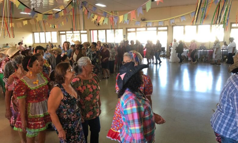 Festas Junina em Guaíra celebra tradição e promove integração dos idosos